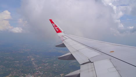 Vuelo-De-Air-Asia-Saliendo-De-Chiang-Mai,-Tailandia