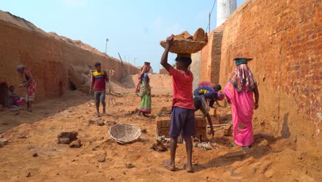 Workers-are-working-in-brick-kiln