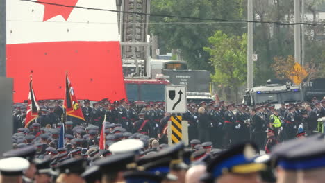 Los-Oficiales-De-Policía-Caminan-En-El-Homenaje-Fúnebre-Al-Oficial-De-Policía-Andrew-Hong