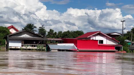 Fast-Flowing-Flash-Floods-After-Severe-Thunderstorms-And-Heavy-Rain-In-Chiang-Mai,-Northern-Thailand