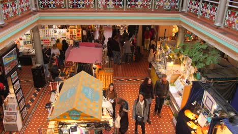 Busy-People-During-Christmas-Season-On-Camden-Market-Covered-Area-In-London,-United-Kingdom