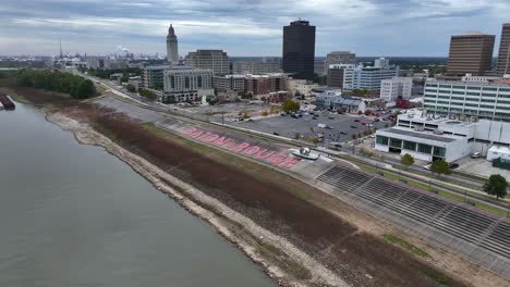 Baton-Rouge-Louisiana-sign-and-downtown