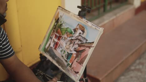 Clip-De-Cámara-Lenta-De-Una-Pintura-De-Artista-Callejero