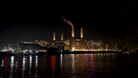 Una-Vista-Nocturna-De-La-Central-Eléctrica-De-Battersea-Vista-Desde-Grosvenor