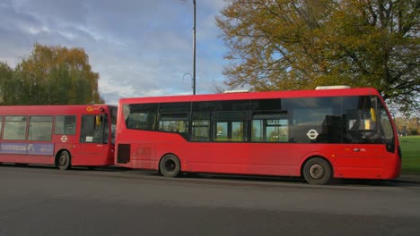 Autobús-Vintage-De-Dos-Pisos-Rojo-Londinense-En-Una-Calle,-área-Selectiva-De-Color-Blackheath-En-El-Sureste-De-Londres