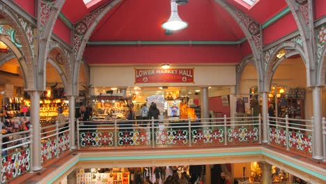 Shoppers-During-Holiday-Season-On-The-Lower-Market-Hall-In-Camden-Lock-Market-In-London,-United-Kingdom