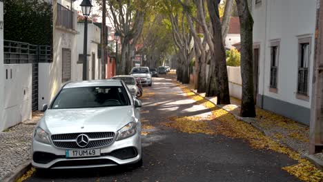 Coche-Moderno-Mercedes-Coche-De-Lujo-De-Clase-Alta-En-Elegante-Ciudad-Elegante-Cascais-Portugal