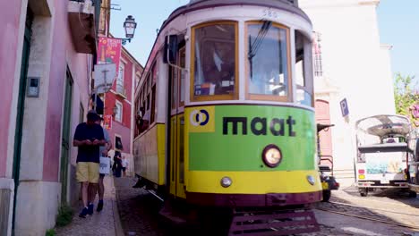 Traditional-Lisbon-trolley-car-at-the-Lisbon-streets