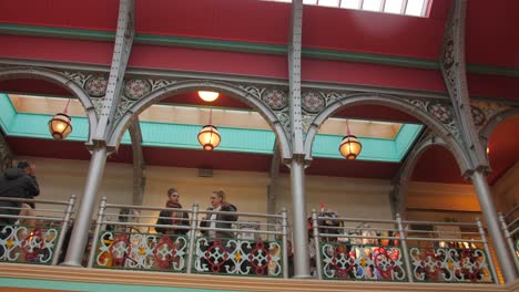 Lower-Market-Hall,-Mercado-Cubierto-En-Camden-Lock-En-Londres,-Reino-Unido