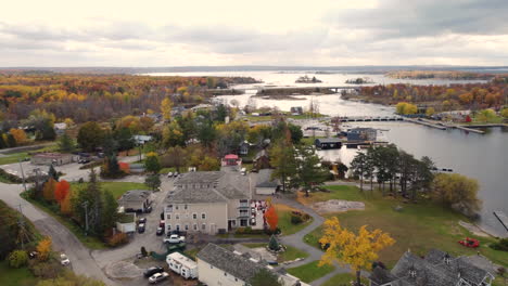 Drohnenansicht-Des-Killbear-Provincial-Park-Und-Der-Einrichtungen-In-Der-Umgebung