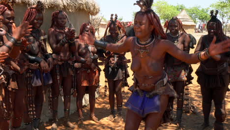 Tribu-Nómada-Himba-De-Namibia