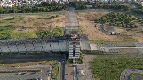 Antena:-Toma-De-Arriba-Hacia-Abajo-De-Un-Faro-De-Colón-En-República-Dominicana