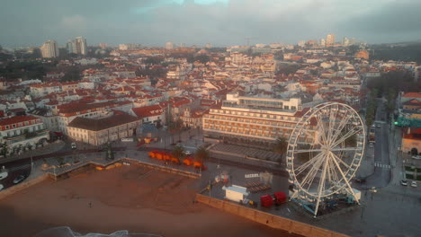 Luftaufnahme-Nahaufnahme-Villa-Straße-Strand-Stadt-Cascais-Portugal