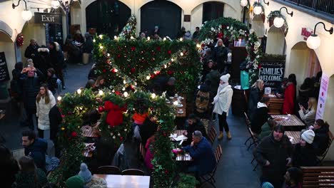 Families-welcome-within-Covent-Garden,-London,-United-Kingdom