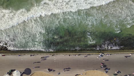 Tobogán-Desde-El-Mar-Hasta-El-Paseo-Marítimo-Del-Puerto-De-Tel-Aviv---Vista-De-Arriba-Hacia-Abajo-#012