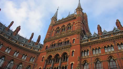 La-Estación-De-St-Pancras-Es-Una-Terminal-Ferroviaria-Del-Centro-De-Londres