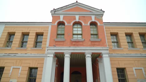 Old-Court-of-Justice-in-Veria-or-Veroia,-historically-also-spelled-Berea-in-Greece-on-Rainy-Day