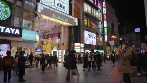 Zentrales-Namba-Viertel,-Innenstadt-Von-Osaka-Bei-Nacht-Mit-Menschenmassen