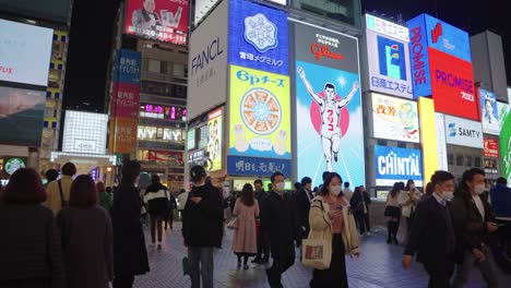 Ebisu-Brücke-Und-Glico-Schild,-Berühmter-Treffpunkt-Im-Namba-Gebiet