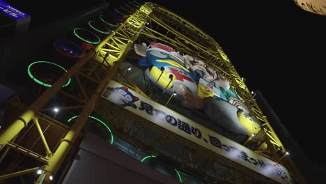 Don-Quijote-Riesenrad-Und-Kaufhaus-Bei-Nacht