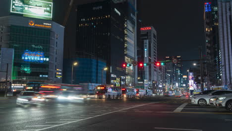 Timelapse-De-Autos-Moviéndose-En-Gangnam-daero-En-La-Noche-Seúl---Zoom