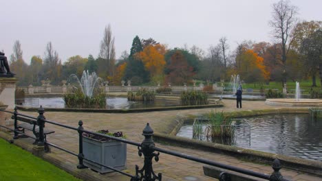 Hermoso-Paisaje-Alrededor-De-Hyde-Park,-Londres,-Reino-Unido