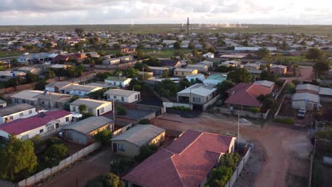 Drone-video-of-Emganwini-high-density-suburb-township-in-Bulawayo,-Zimbabwe