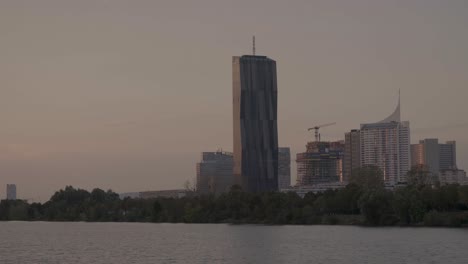 Schöne-Aussicht-Vom-Schiff-Auf-Den-&quot;dc-Tower&quot;-In-Wien