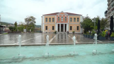 Alter-Gerichtshof-In-Veria-Oder-Veroia,-Historisch-Auch-Berea-In-Griechenland-In-Der-Nähe-Von-Brunnen-Geschrieben