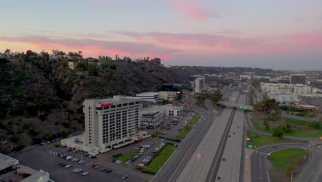 Sheraton-hotel-building-in-San-Diego,-California