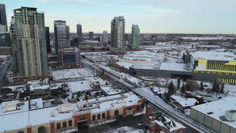 Sobrevuelo-De-Drones-Aéreos-De-La-Estación-Lrt-De-Stampede-En-Construcción-En-Invierno