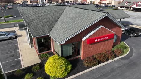 Santander-local-bank-branch-in-USA-with-American-flag