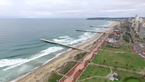 Drohnenpfanne-Am-Strand-Von-Durban