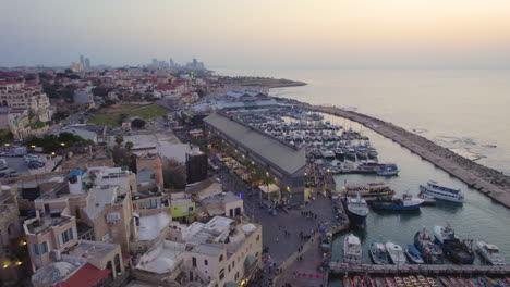 Antiguo-Puerto-De-Jaffa-Lleno-De-Turistas-En-La-Noche-De-Las-Celebraciones-De-Fin-De-Año-22-23