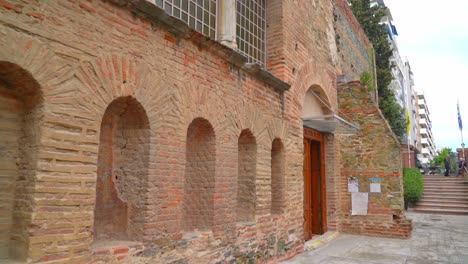 Iglesia-De-La-Virgen-María---Iglesia-Bizantina-En-Tesalónica-Dintel-De-Mármol-De-La-Entrada-Principal-En-El-Oeste,-Recuerda-A-Los-Visitantes-Que-La-Iglesia-Fue-Fundada-Por-&quot;christopher-Protospatharios