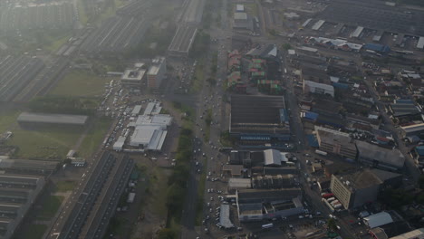 Disparo-De-Un-Dron-Alto-En-Una-Zona-Industrial-De-Sudáfrica