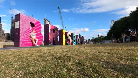 Time-lapse-of-the-Brisbane-sign,-South-Bank