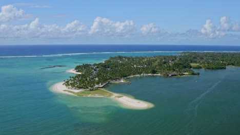 Aerial-View-of-Mauritius-Island,-Scenic-Peninsula-and-Sandbar-With-Indian-Ocean-Horizon,-Drone-Shot