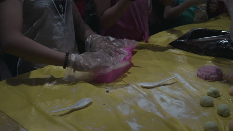 4K-Children-learning-to-make-moon-cake