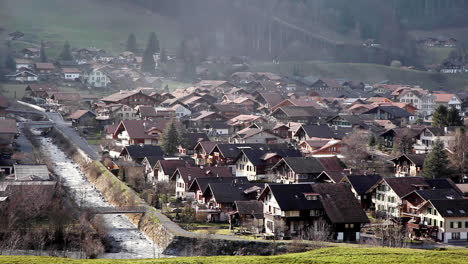 Hochlandresidenzen-Der-Stadt-Interlaken,-Schweiz