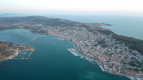 Aerial-wide-view-over-stunning-Argostoli-bay,-Greek-Island-Kefalonia