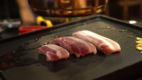 grill-pork-on-pan-in-Korean-style