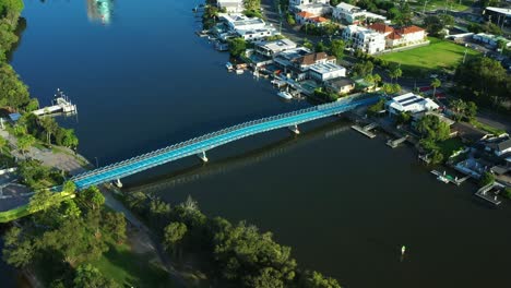 The-Green-Bridge,-allowing-residents-of-Chevron-Isalnd-and-Surfers-Paradise-to-connect-with-the-Home-of-the-Atrs,-Gold-Coast-Australia