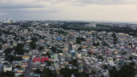 Luftaufnahme-Der-Stadtnachbarschaft-In-Santo-Domingo,-Der-Hauptstadt-Der-Dominikanischen-Republik