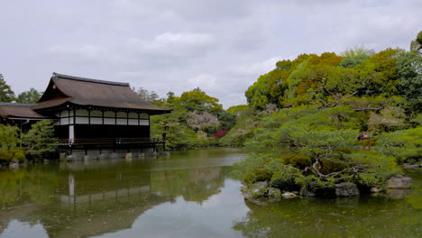 Kyoto,-temple--zen-garden-timelapse