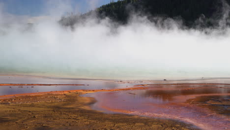 Hot-Springs-Vapor-Above-Mineral-Fields-in-Yellowstone-National-Park,-Wyoming-USA