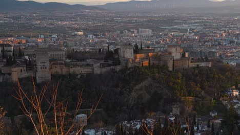 Tight-view-of-UNESCO-World-Heritage-in-Granada,-Spain-at-sunset