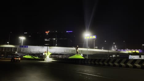 Eine-Statische-Aufnahme-Der-Schönen-Autobahn-Bei-Nacht