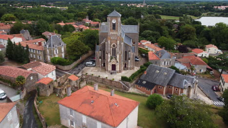 Talmont-Saint-Hilaire-Iglesia-De-San-Pedro,-Vendée-De-Pays-De-La-Loire-En-Francia