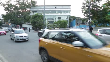 Streets-and-traffic-in-Bangalore,-India